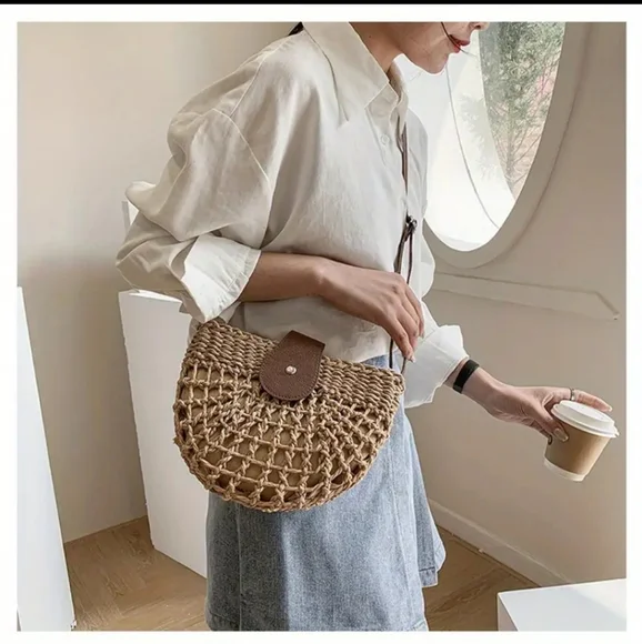 Straw Crossbody Chic Hollow Out. NWT - Picture 2 of 16